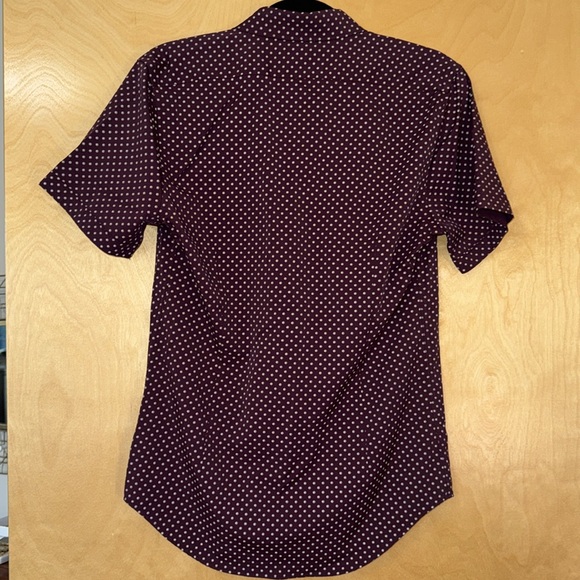 Express men’s Wrinkle-Resistant Everyday Performance Dress Shirt - Picture 4 of 5